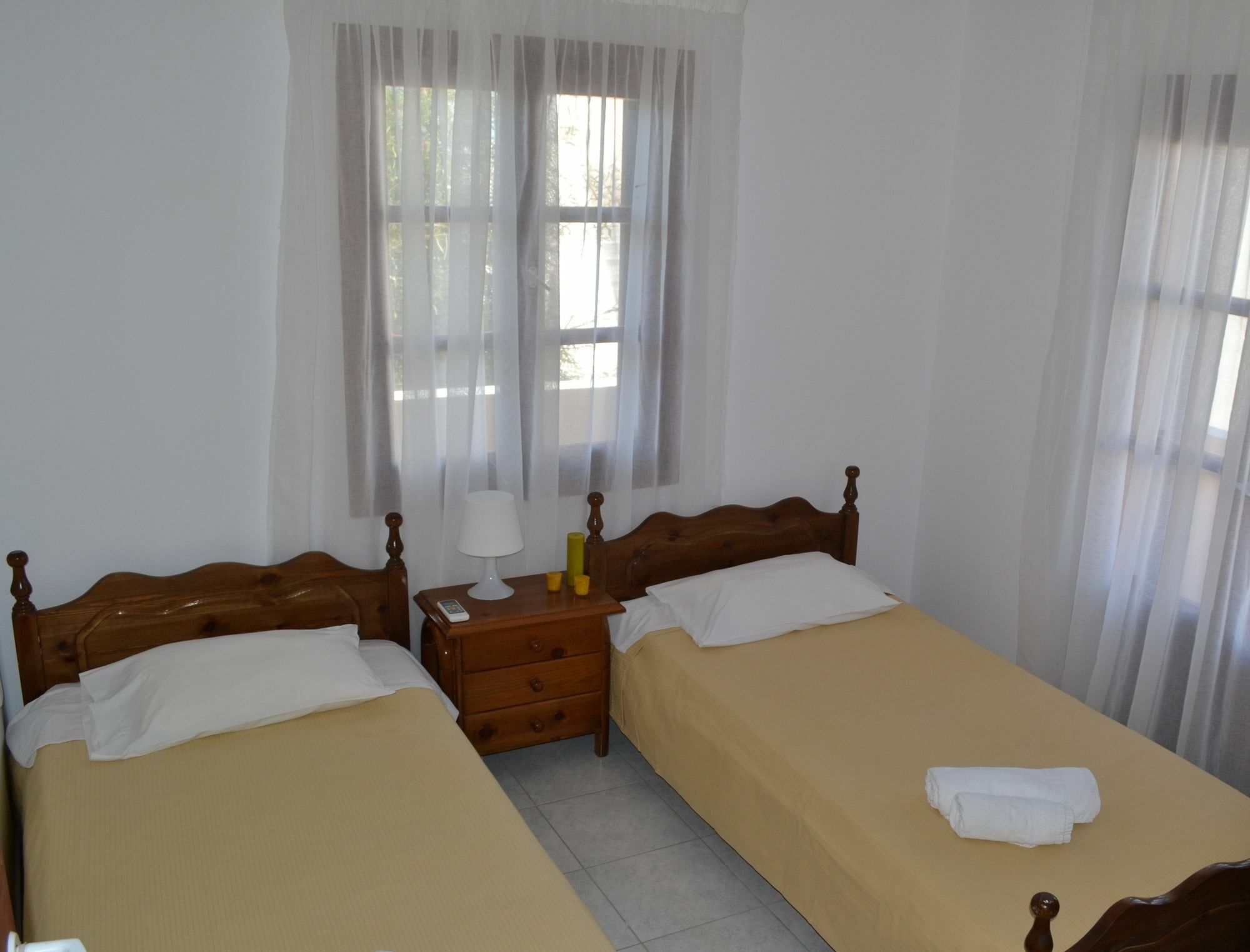 Floralia Hotel Karterados  Buitenkant foto
